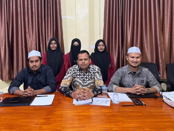 Tiga Mahasiswi STIH Al-Banna Lhokseumawe Uji Proposal Skripsi Hukum Pidana