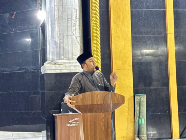 Ka. Prodi Hukum STIH Al Banna Isi Ceramah Nisfu Sya’ban di Masjid Agung Islamic Centre